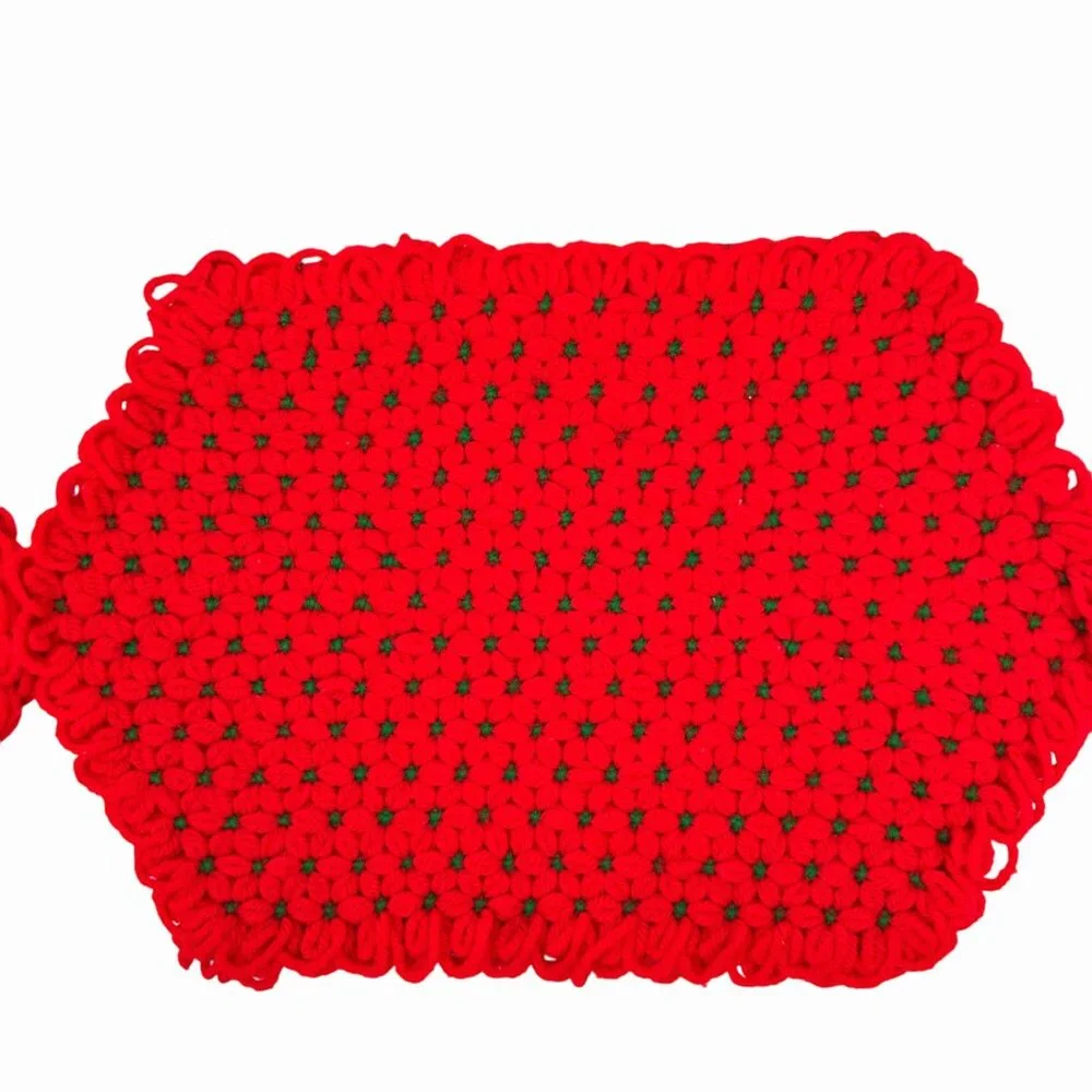 6 PC CHRISTMAS TABLE LINENS RUNNER PLACEMATS POTHOLDER SWAN POINSETTIA CROCHET
